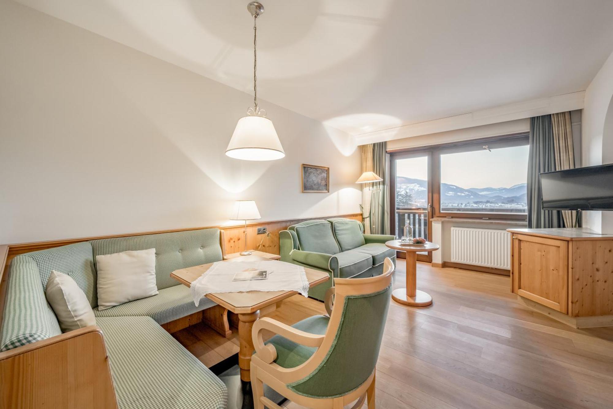 Royal Hotel Hinterhuber リスコネ エクステリア 写真