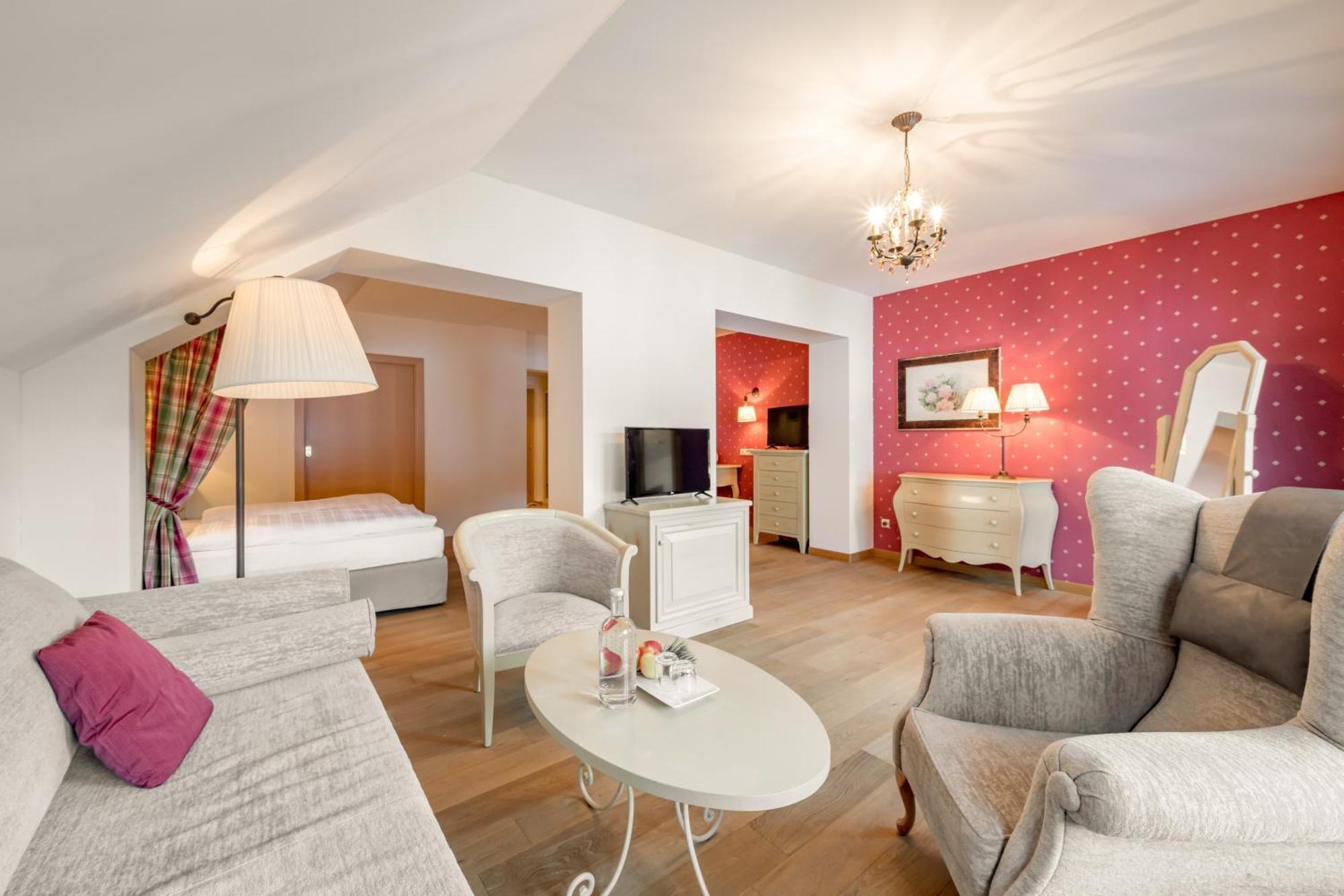 Royal Hotel Hinterhuber リスコネ エクステリア 写真